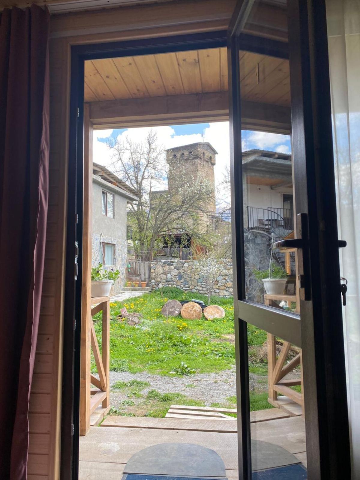 Guesthouse Venera Mestia Exteriör bild